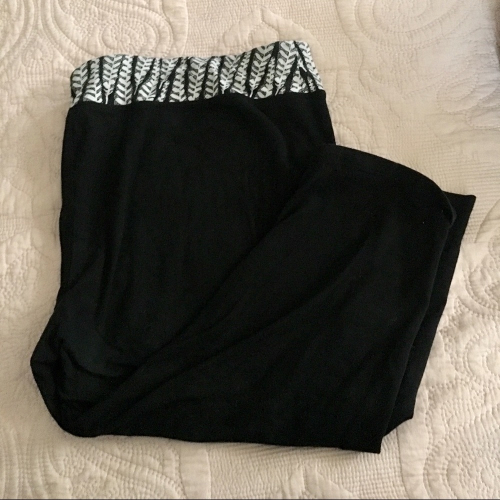AVA VIV CROPPED LEGGINGS WITH PATTERNED WASTE BAND